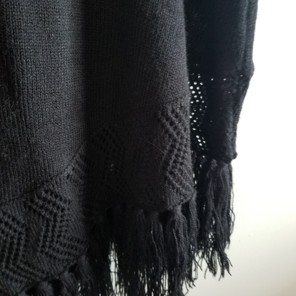 Groggy Black Fringed Knitted Poncho Cowl Neck Sweater Size Small - Picture 7 of 16
